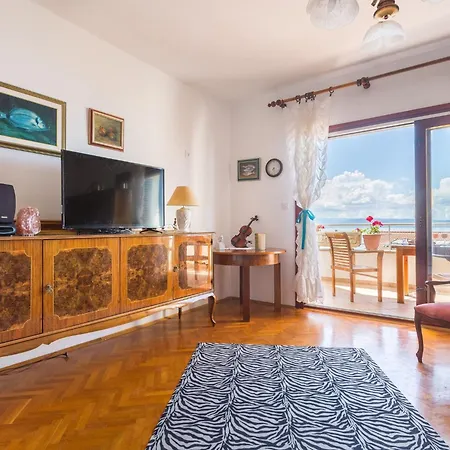 Sunrise Duilovo -three Bedroom With Sea View Terrace Apartment